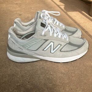 New Balance Men's Gray Running Shoes 990v5